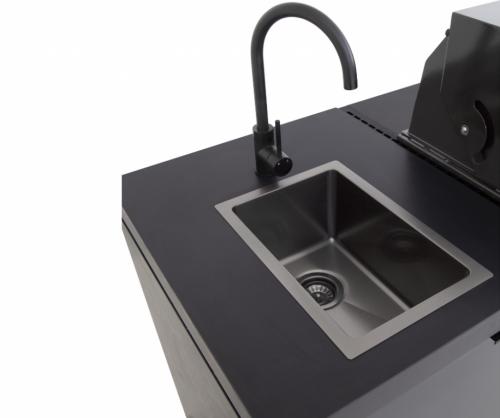 Cabinex Premium Outdoor Kitchen Paired with Beefeater 7000 5 Burner